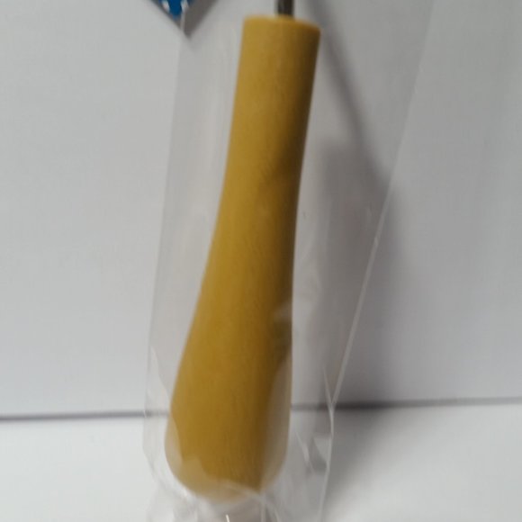 Stitch Studio by Nicole Wood Handled Latch Hook - Picture 3 of 6